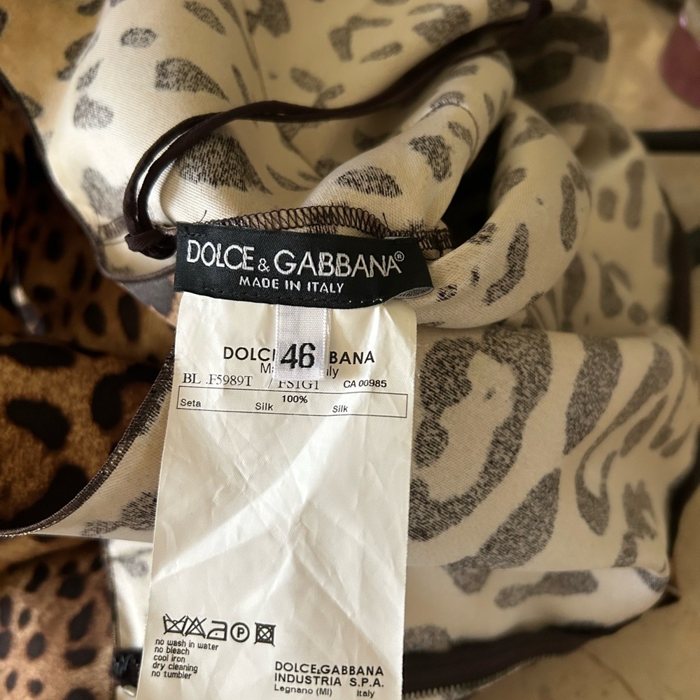 Dolce & Gabbana Leopard Print Mini Dress /tunic matching black pants
new $1795 - Picture 6 of 11